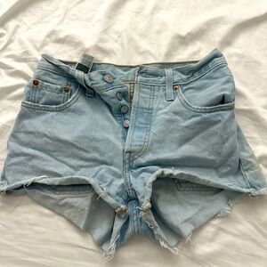 Levi 501 High waisted shorts